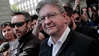 زغيم حزب "فرنسا الأبية" (يسار راديكالي) جان-لوك ميلانشون 