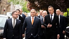 Az új Országgyűlés alakuló ülésére mennek Budapesten a Fidesz-KDNP képviselői 