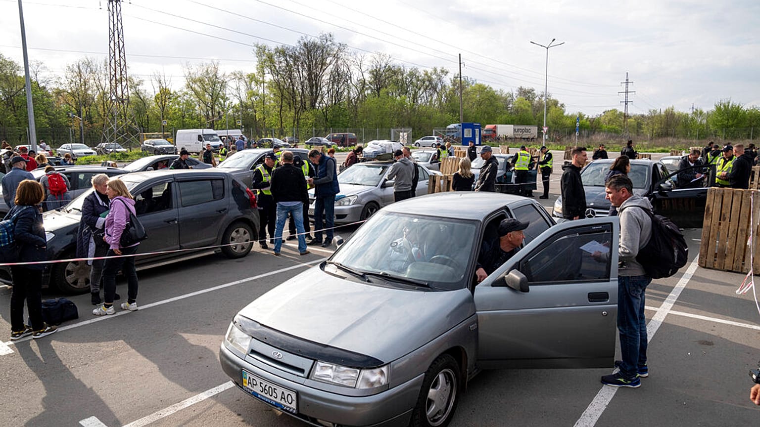 Беженцы прибывают в Запорожье