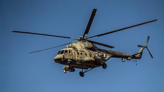 Archives : un hélicoptère Mi-17 de l'armée russe, patrouillant dans le Gouvernorat d'Hassaké, dans le nord-est de la Syrie, le 24 décembre 2020