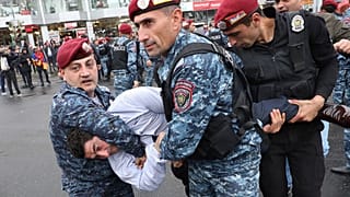 С начала протестов в нескольких городах Армении были задержаны десятки человек