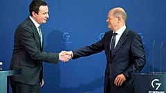 Der kosovarische Ministerpräsident Albin Kurti (links) und Bundeskanzler Olaf Scholz (rechts)