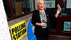 Michelle O'Neill, Spitzenkandidatin von Sinn Féin nach der Stimmabgabe in Clonoe, Nordirland, 05.05.2022