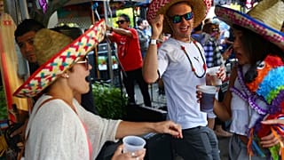 ARCHIVO - fiesta anual del Cinco de Mayo organizada por los Tacos Guaymas de Green Lake, el 5 de marzo de 2016.