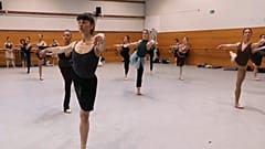 Занятия труппы Национального балета Испании 