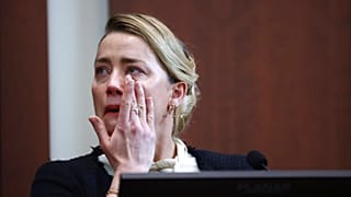 الممثلة أمبر هيرد تدلي بشهادتها في محكمة مقاطعة فيرفاكس- فرجينيا، الخميس 5 مايو 2022