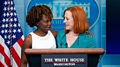 Die zukünftige und die noch amtierende Pressesprecherin des Weißen Hauses: Karine Jean-Pierre (l.) und Jen Psaki