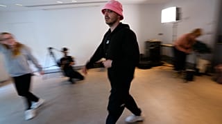 Markenzeichen des Frontmanns der Band "Kalush Orchestra" ist sein pinker Anglerhut