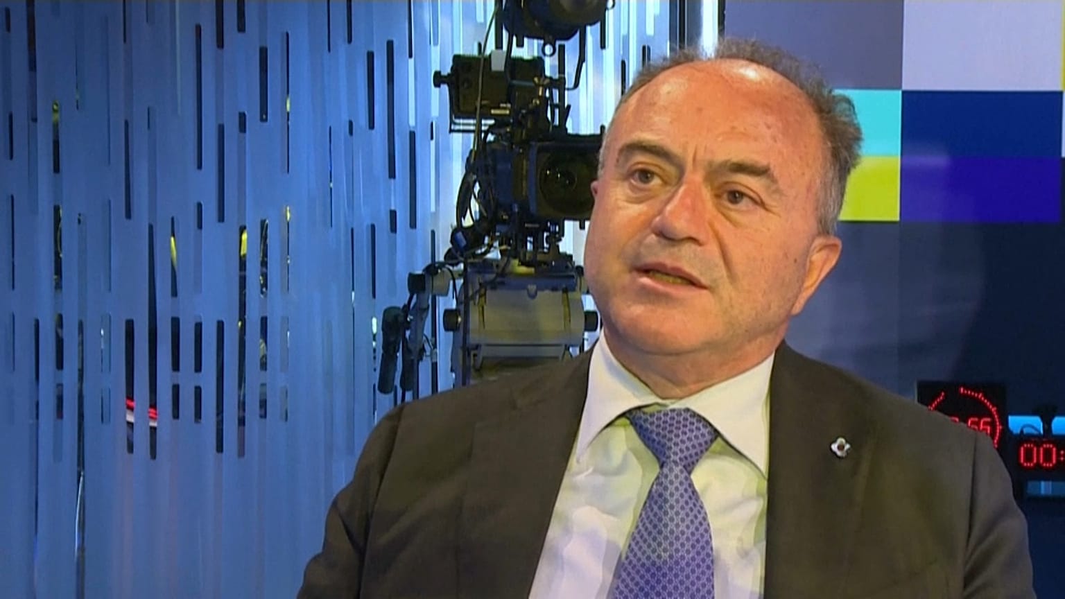 Il magistrato antimafia Nicola Gratteri durante un'intervista televisiva.. 