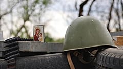 Szűz Mária ikon a mariupoli check point-ok egyikénél, május 4-én