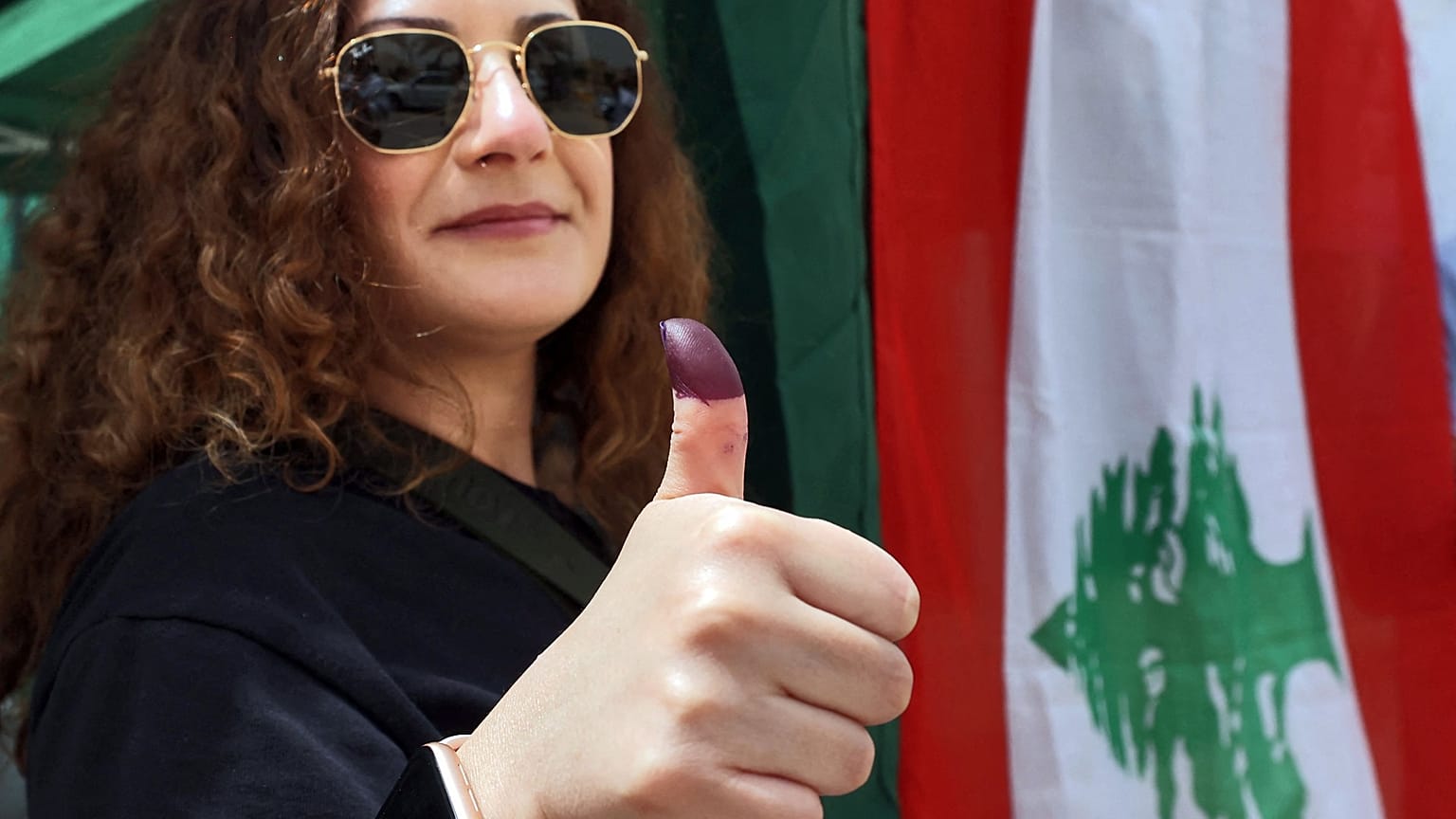 لبنانية بعد الإدلاء بصوتها في الرياض/السعودية 