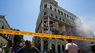 A pusztítás nyomai a havannai Saratoga Hotelben történt robbanást követően 2022. május 6-án.