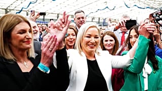 Sinn Féin-Vorsitzende Michelle O'Niall freut sich über das starke Abschneiden ihrer Partei bei den Parlamentswahlen