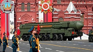 Ракетный комплекс  РС-24 "Ярс" на Красной площади во время репетиции Парада Победы. 7 мая, 2022 г.