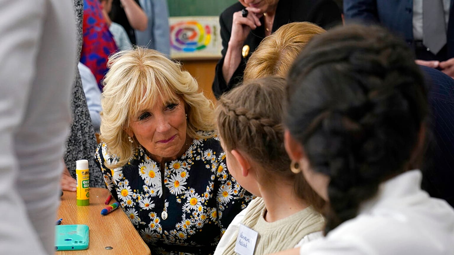 Jill Biiden visitou uma escola na Roménia