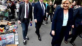 Marine Le Pen in campagna elettorale a Pas de Calais