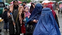 زنان برقع پوش در افغانستان