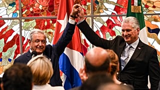 El presidente cubano Miguel Díaz-Canel, a la derecha, y su homólogo mexicano Andrés Manuel López Obrador, a la izquierda.