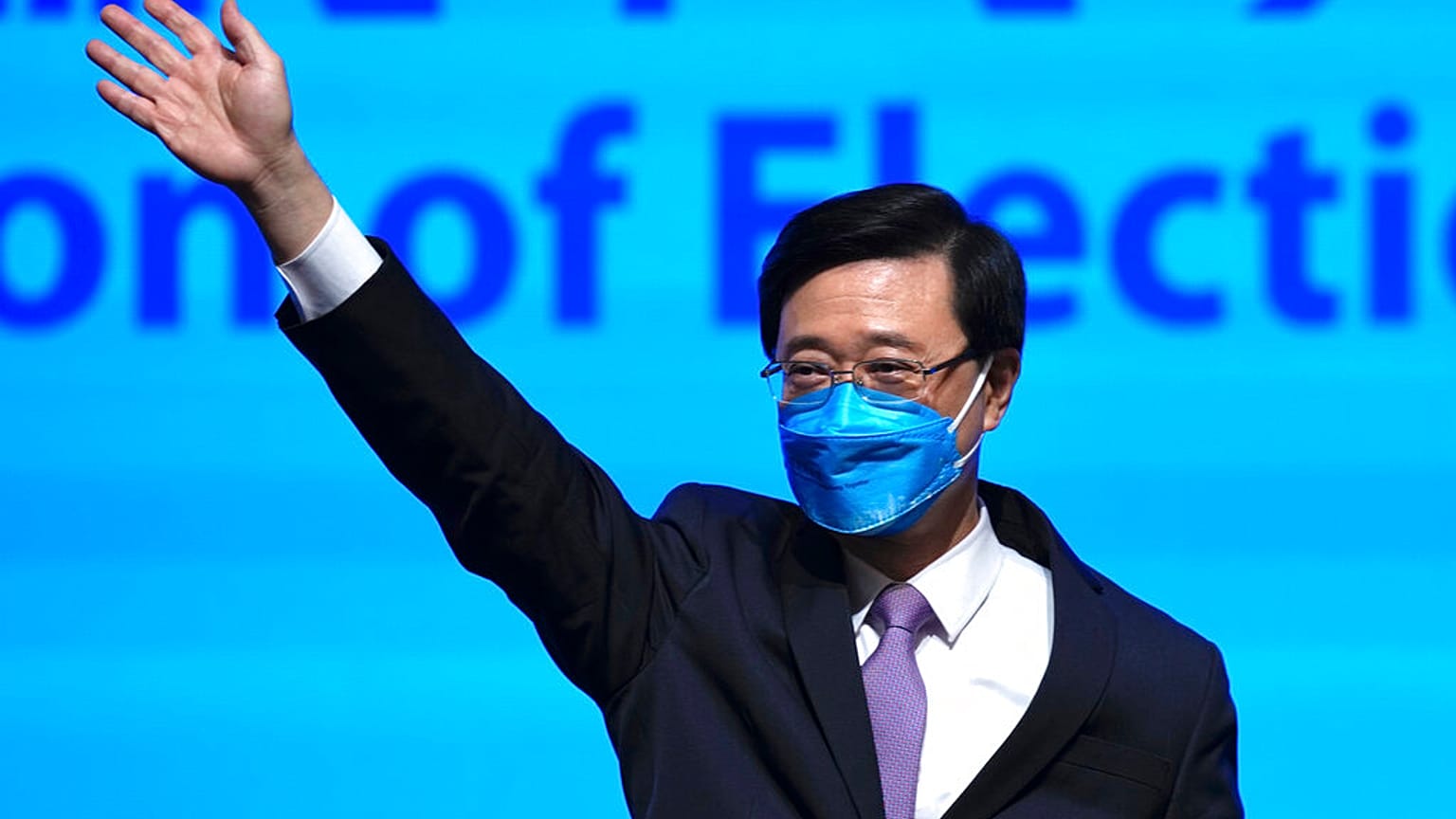 John Lee Ka-chi Hong Kong'un yeni baş yöneticisi seçildi