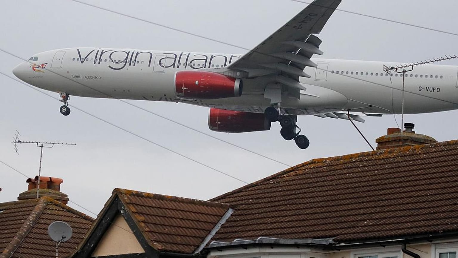 Ein Flugzeug der Airline Virgin Atlantic