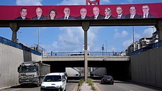 ملصقات الحملة الانتخابية للمرشحين في الانتخابات النيابية، بيروت، لبنان، 12 أبريل / نيسان 2022