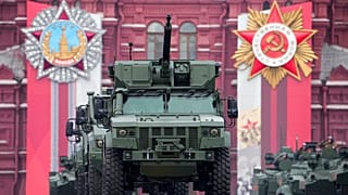 Moskova'da düzenlenen Zafer Günü Resmi Geçidi'nde Rus ordusu boy gösterdi