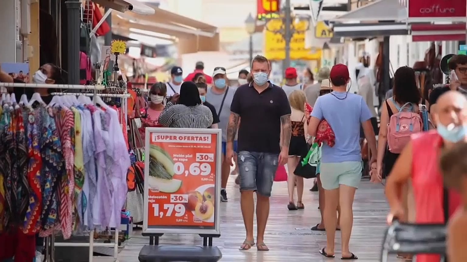 Turistas paseando