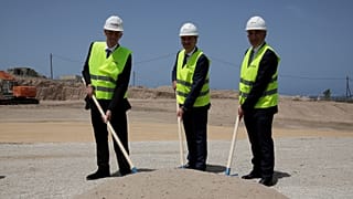 (από αριστερά): Χρ. Κοπελούζος - Πρ. και CEO Damco Energy (Όμιλος Κοπελούζου), Μ. Μανουσάκης - Πρ. και CEO ΑΔΜΗΕ, Αλ. Αλεξίου -  CEO Cenergy Holdings και Hellenic Cables