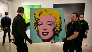 "Shot Sage Blue Marilyn" d'Andy Warhol, dans le showroom de Christie's à New-York, le 8 mai 2022