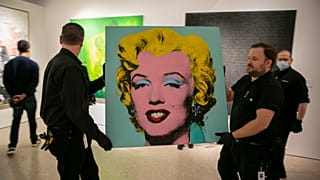 Andy Warhol "A Shot Sage Blue Marilyn" című alkotása a Christie's New York-i bemutatótermében, 2022. május 8-án