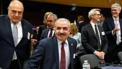 رئيس الوزراء الفلسطيني، محمد اشتية قبل انعقاد الاجتماع الربيعي السنوي للجنة الاتصال المخصصة لتنسيق المساعدات الدولية المقدمة إلى الشعب الفلسطيني، بروكسل،  30 نيسان/أبريل، 2019