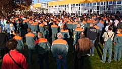 A PCK finomító dolgozói összegyűltek, hogy meghallgassák a német gazdasági minisztert