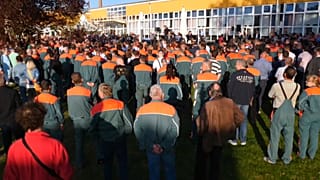 A PCK finomító dolgozói összegyűltek, hogy meghallgassák a német gazdasági minisztert