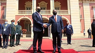 Presidente de São Tomé e Príncipe, Carlos Vila Nova, recebido pelo homólogo de Angola, João Lourenço