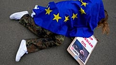 Manifestant appelant à un embargo des hydrocarbures russes - Bruxelles (Belgique), le 29/04/2022