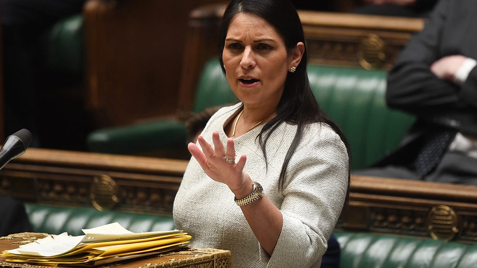 İngiltere İçişleri Bakanı Priti Patel 