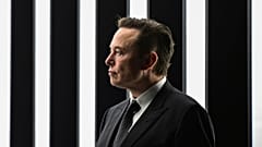 Elon Musk said he would reverse the ban of former US president Donald Trump.