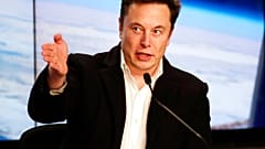 Elon Musk während einer Pressekonferenz 2019.