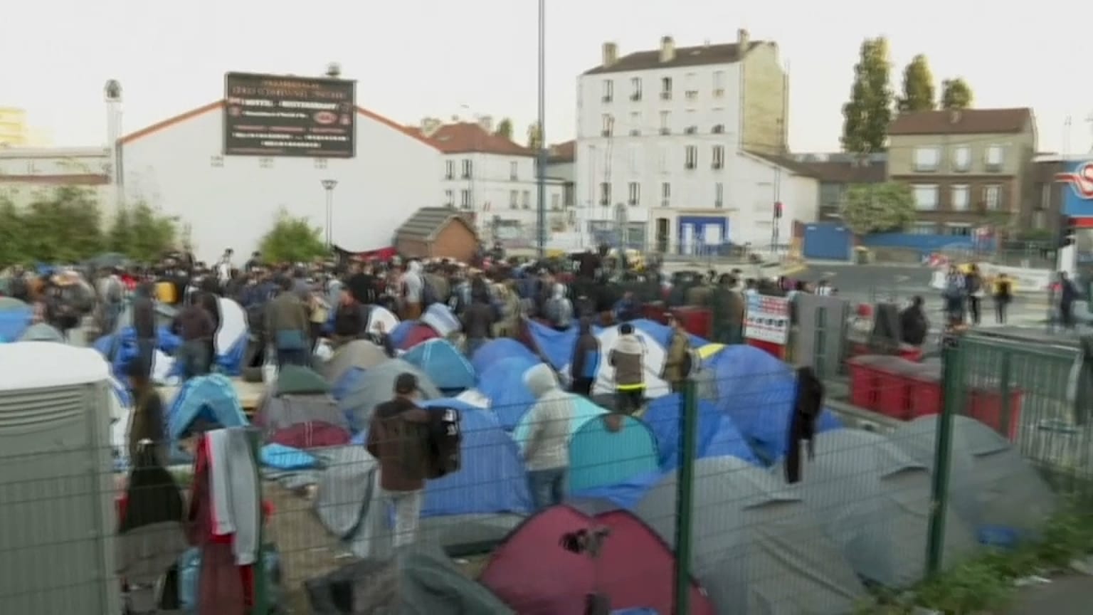 Acampamento de migrantes em Pantin