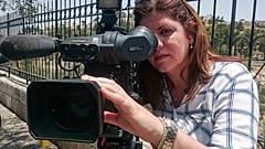 شيرين أبو عاقلة الصحفية الفلسطينية مراسلة قلناة الجزيرة التي قتلت برصاص إسرائيلي في مخيم جنين. 