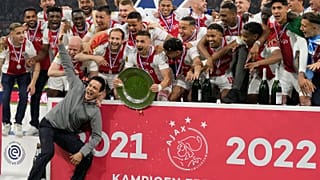 نادي أياكس يحتفل بالفوز باللقب الدوري الهولندي الممتاز لكرة القدم بعد مباراة ضد هيرنفين في ملعب يوهان كرويف أرينا في أمستردام بهولندا.