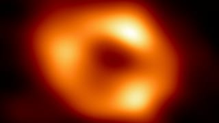 Чёрная дыра в центре Млечного пути, снимок сделан в рамках проекта Event Horizon Telescope, 12 мая 2022 г.