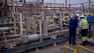 Planta de regasificación de gas natural liquado en Barcelona (España).