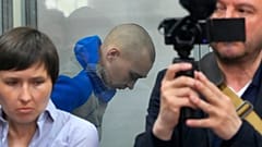 Le soldat de l'armée russe Vadim Chichimarine lors d'une audience au tribunal à Kyiv, en Ukraine, vendredi 13 mai 2022. 