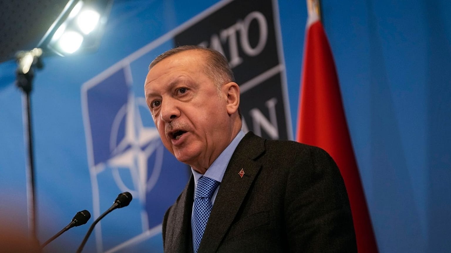 اردوغان می‌گوید که مخالف عضویت سوئد و فنلاند در ناتو است.
