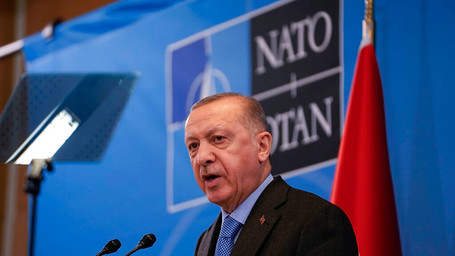 La Turchia esige l'estradizione di 30 "terroristi" da Svezia e Finlandia.