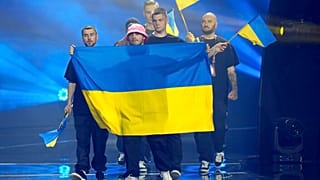 Kalush Orchestra représentant l'Ukraine arrive pour la dernière répétition générale du Concours Eurovision de la chanson à Turin, en Italie, vendredi 13 mai 2022.