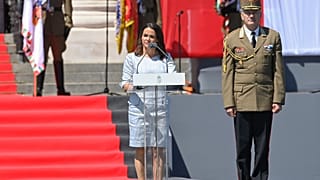 ovák Katalin köztársasági elnök beiktatási beszédet mond a díszceremónián az Országház előtt
