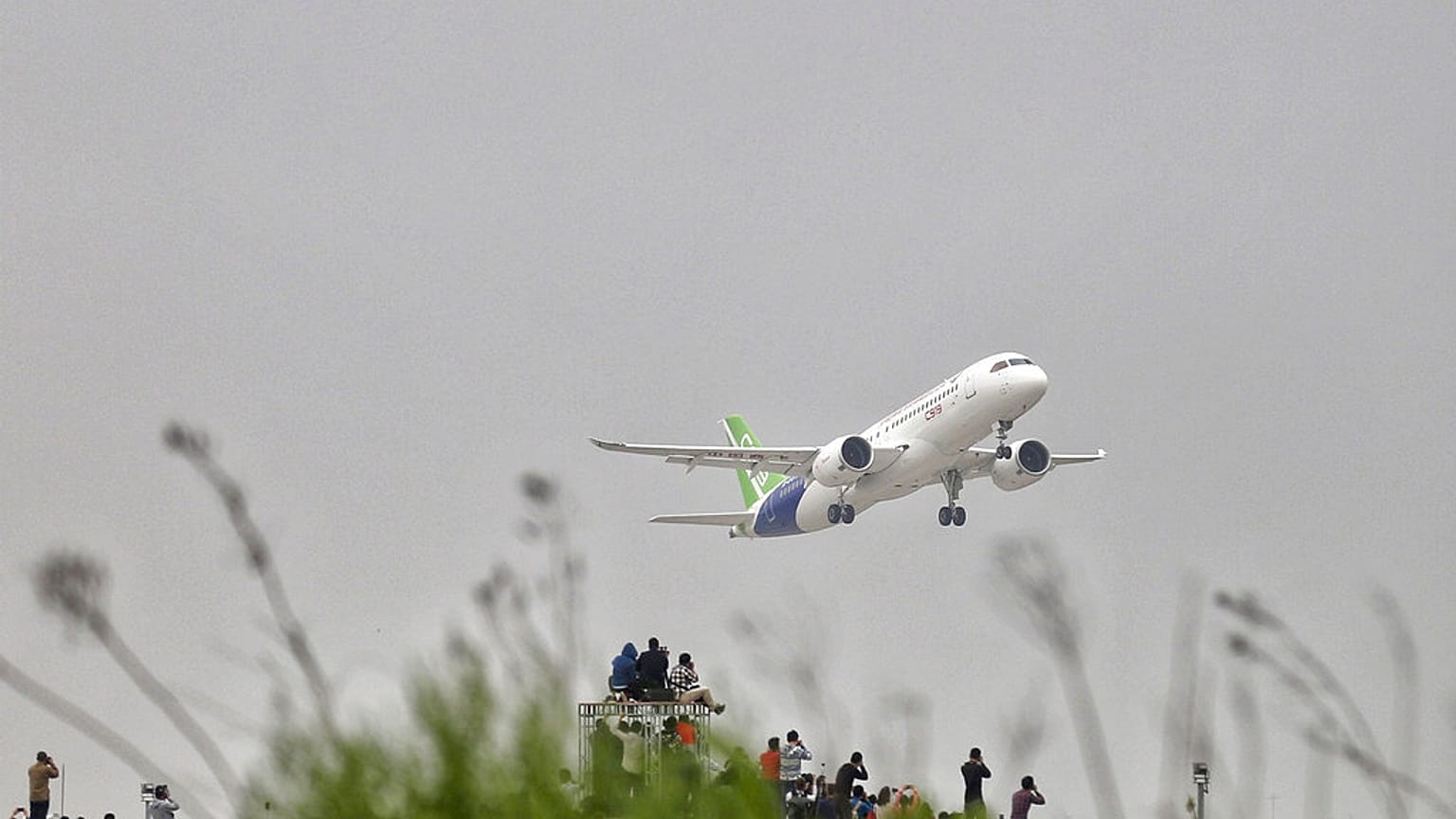 Çin Ticari Uçak Şirketinin geliştirdiği "C919" tipi yolcu uçağı