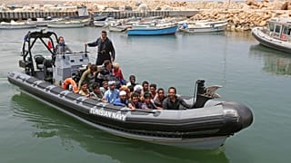 انقاذ مهاجرين قبالة السواحل التونسية- أرشيف.